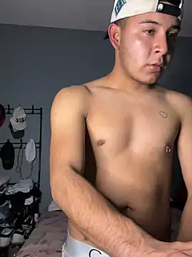 Snapshot of Oscar_Bratz chatting on 01.11.25 Oscar Bratz online show from 01.11.25