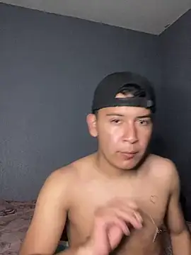 Snapshot of Oscar_Bratz chatting on 02.16.25 Oscar Bratz online show from 02.16.25