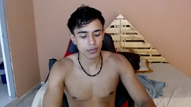 karlgiles  online show from 02.22.25