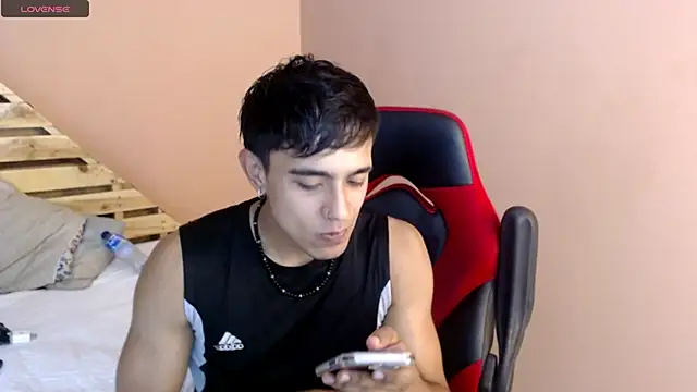 karlgiles  online show from 02.26.25