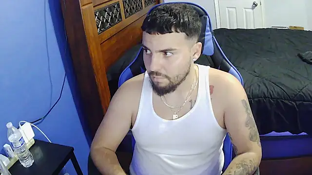 Snapshot of MasterKvn chatting on 02.05.25 MasterKvn online show from 02.05.25