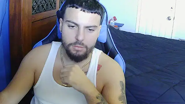 Snapshot of MasterKvn chatting on 02.05.25 MasterKvn online show from 02.05.25