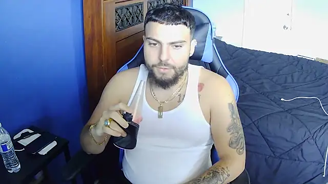 Snapshot of MasterKvn chatting on 03.05.25 MasterKvn online show from 03.05.25