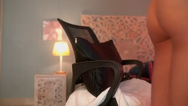 Snapshot of lupeebony chatting on 10.28.25 lupeebony online show from 10.28.25