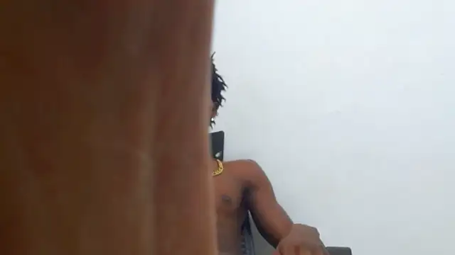 Snapshot of jaycolinss chatting on 10.01.25 jaycolinss online show from 10.01.25