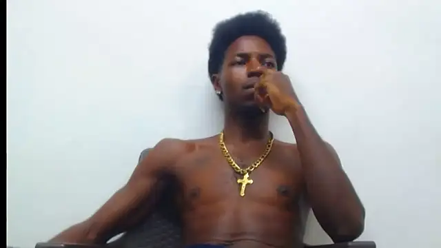 Snapshot of jaycolinss chatting on 10.08.25 jaycolinss online show from 10.08.25