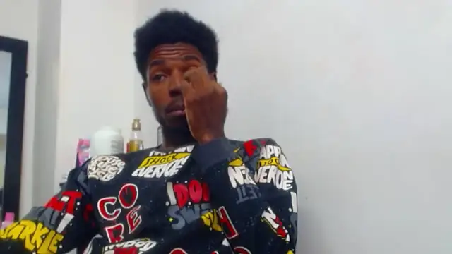 Snapshot of jaycolinss chatting on 10.18.25 jaycolinss online show from 10.18.25