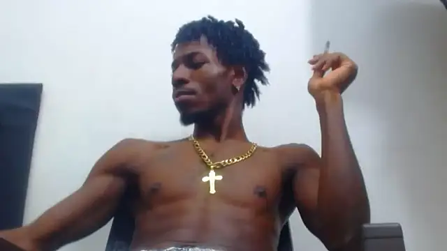 Snapshot of jaycolinss chatting on 11.04.25 jaycolinss online show from 11.04.25