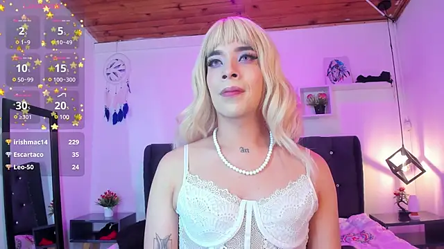 Snapshot of Nyx__Blackwood chatting on 12.21.24 Nyx Blackwood online show from 12.21.24