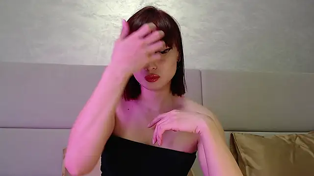 MiaRie online show from 11.16.25