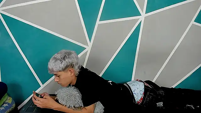 Snapshot of migueyalejo_teens chatting on 11.04.25 migueyalejo teens online show from 11.04.25