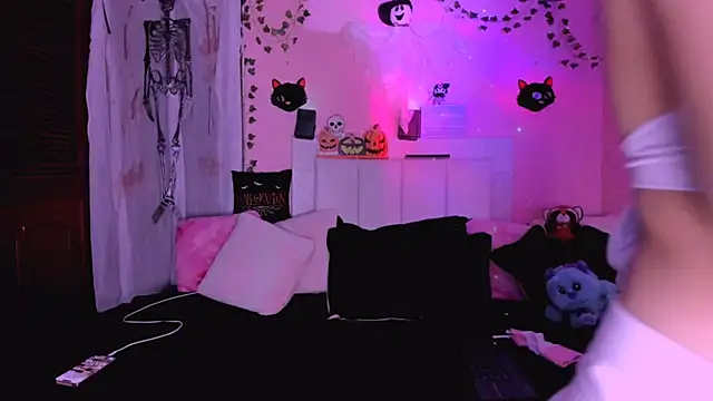 gabyye capprins online show from 10.29.25