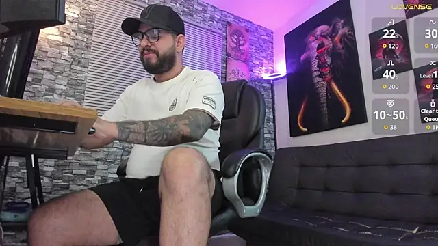 Snapshot of Ethan_Castellano chatting on 06.11.26 Ethan Castellano online show from 06.11.26