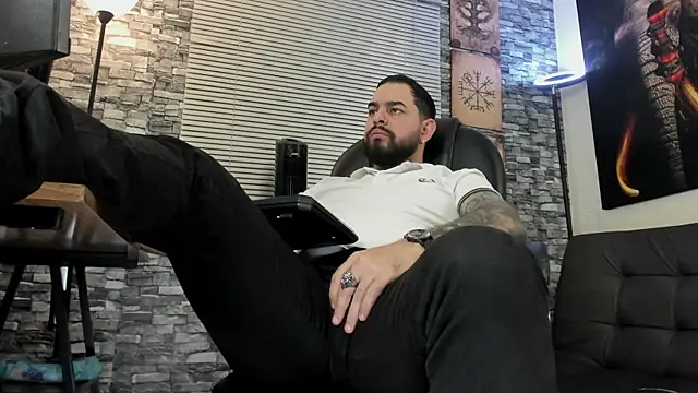 Snapshot of Ethan_Castellano chatting on 06.20.26 Ethan Castellano online show from 06.20.26
