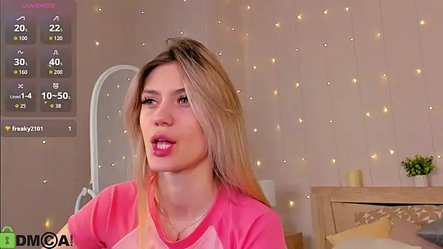 Snapshot of Cherry_Price chatting on 09.30.25 Cherry Price online show from 09.30.25