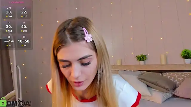 Snapshot of Cherry_Price chatting on 10.08.25 Cherry Price online show from 10.08.25