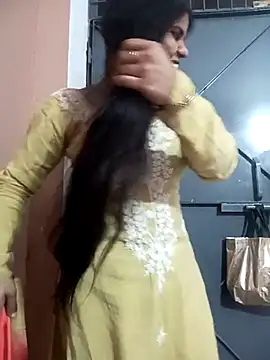 Snapshot of Sania-Love chatting on 02.15.25 Sania-Love online show from 02.15.25