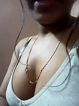 Snapshot of Sania-Love chatting on 03.18.25 Sania-Love online show from 03.18.25