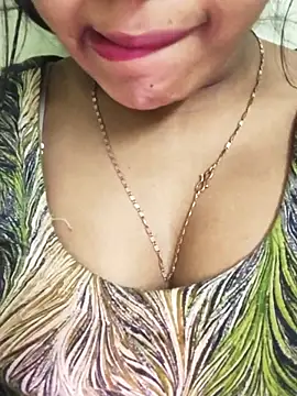 Snapshot of Sania-Love chatting on 03.18.25 Sania-Love online show from 03.18.25