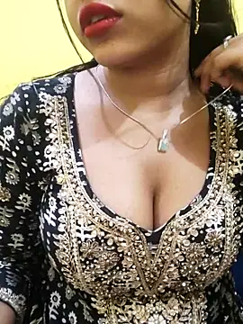 Snapshot of Sania-Love chatting on 10.17.25 Sania-Love online show from 10.17.25