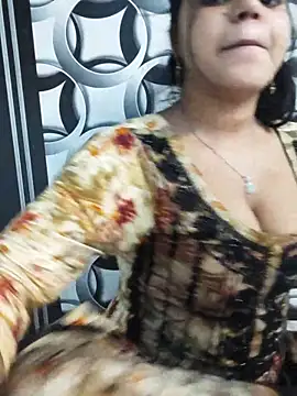 Snapshot of Sania-Love chatting on 10.24.25 Sania-Love online show from 10.24.25