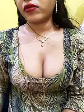 Snapshot of Sania-Love chatting on 10.29.25 Sania-Love online show from 10.29.25