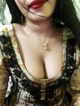 Snapshot of Sania-Love chatting on 10.30.25 Sania-Love online show from 10.30.25