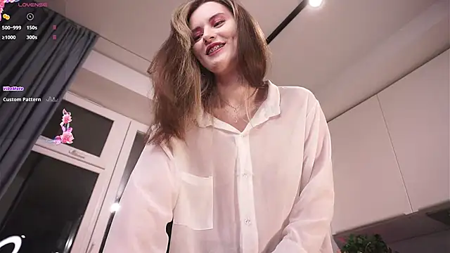 LoraDevon online show from 10.12.25