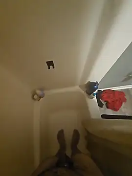 Snapshot of Spunwhiteboy1992 chatting on 10.31.25 Spunwhiteboy1992 online show from 10.31.25