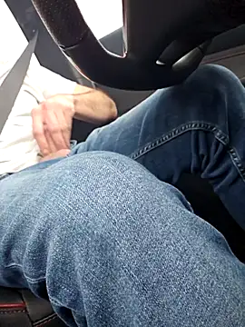 Spunwhiteboy1992 online show from 11.19.25