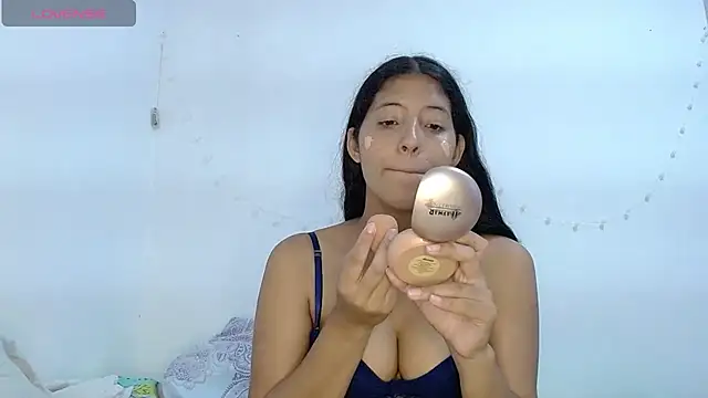 Snapshot of evaluna_horny_ chatting on 03.19.25 evaluna horny  online show from 03.19.25