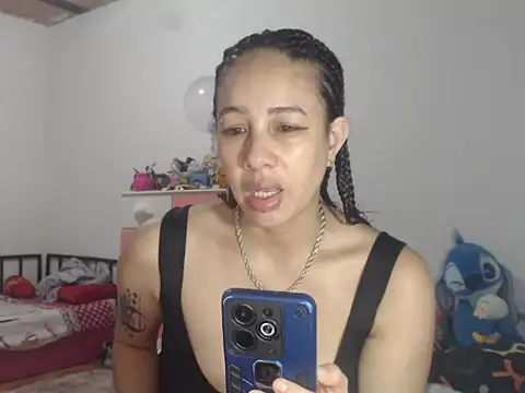 Snapshot of lakirared chatting on 10.02.25 lakirared online show from 10.02.25