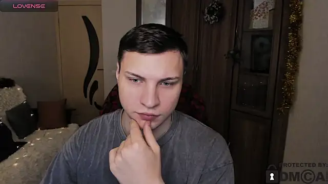 handsome guy01 online show from 11.28.25