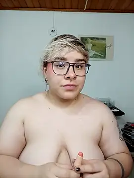 Snapshot of amalia_love chatting on 11.09.25 amalia love online show from 11.09.25