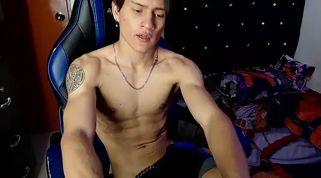 Snapshot of sr_jaeger chatting on 03.05.25 sr jaeger online show from 03.05.25