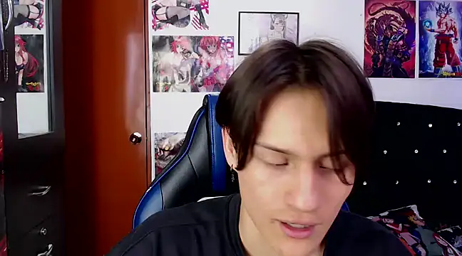 Snapshot of sr_jaeger chatting on 03.08.25 sr jaeger online show from 03.08.25