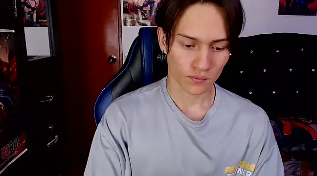 Snapshot of sr_jaeger chatting on 03.12.25 sr jaeger online show from 03.12.25