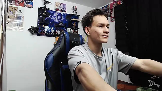 Snapshot of sr_jaeger chatting on 09.18.25 sr jaeger online show from 09.18.25