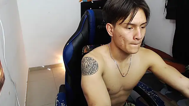 Snapshot of sr_jaeger chatting on 10.02.25 sr jaeger online show from 10.02.25