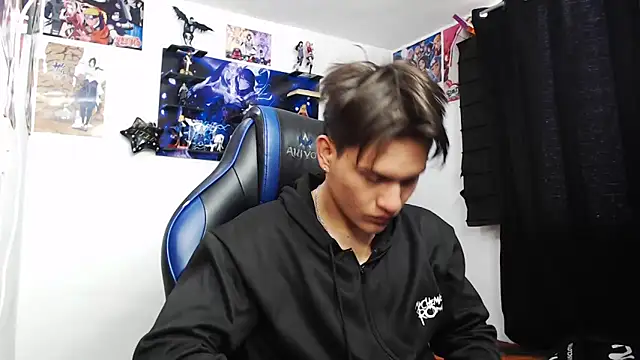 Snapshot of sr_jaeger chatting on 10.06.25 sr jaeger online show from 10.06.25