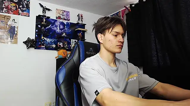 Snapshot of sr_jaeger chatting on 10.13.25 sr jaeger online show from 10.13.25