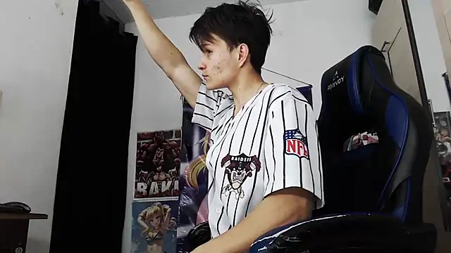 Snapshot of sr_jaeger chatting on 10.25.25 sr jaeger online show from 10.25.25