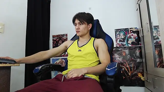 Snapshot of sr_jaeger chatting on 11.05.25 sr jaeger online show from 11.05.25