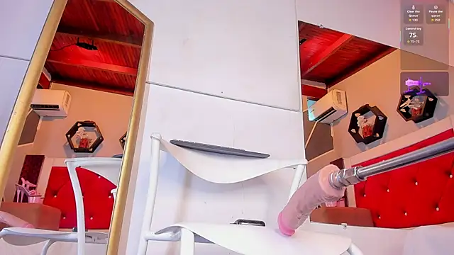 Snapshot of BritannyClaire chatting on 11.08.25 BritannyClaire online show from 11.08.25