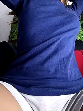 lianisrose online show from 12.18.25