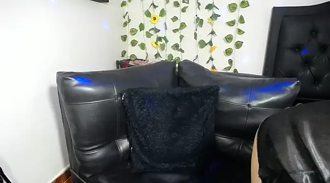 OLIVIAMISSY 02 online show from 03.05.25