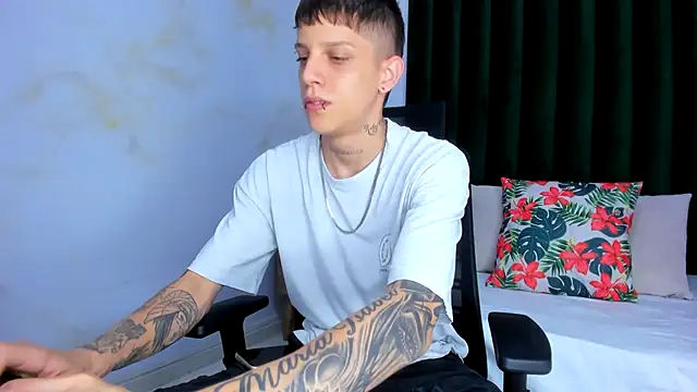 Adam hard  online show from 02.05.25