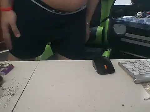 Snapshot of SOLESFETISHBR chatting on 11.16.25 SOLESFETISHBR online show from 11.16.25