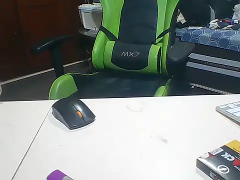 Snapshot of SOLESFETISHBR chatting on 11.18.25 SOLESFETISHBR online show from 11.18.25