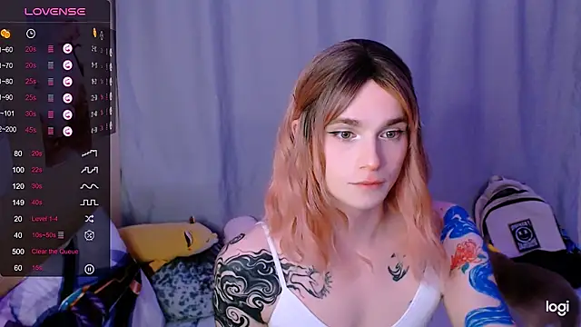Snapshot of Alice_Hells chatting on 04.28.26 Alice Hells online show from 04.28.26